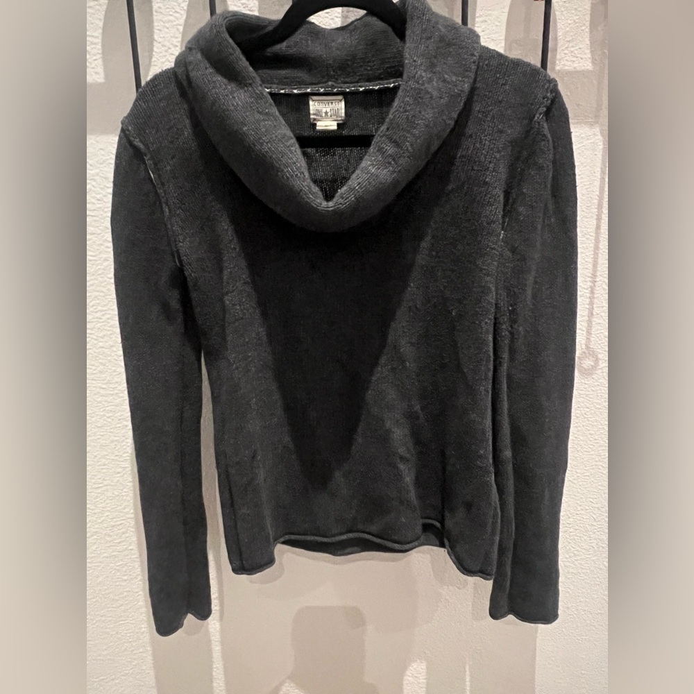 Converse ladies is medium sweater